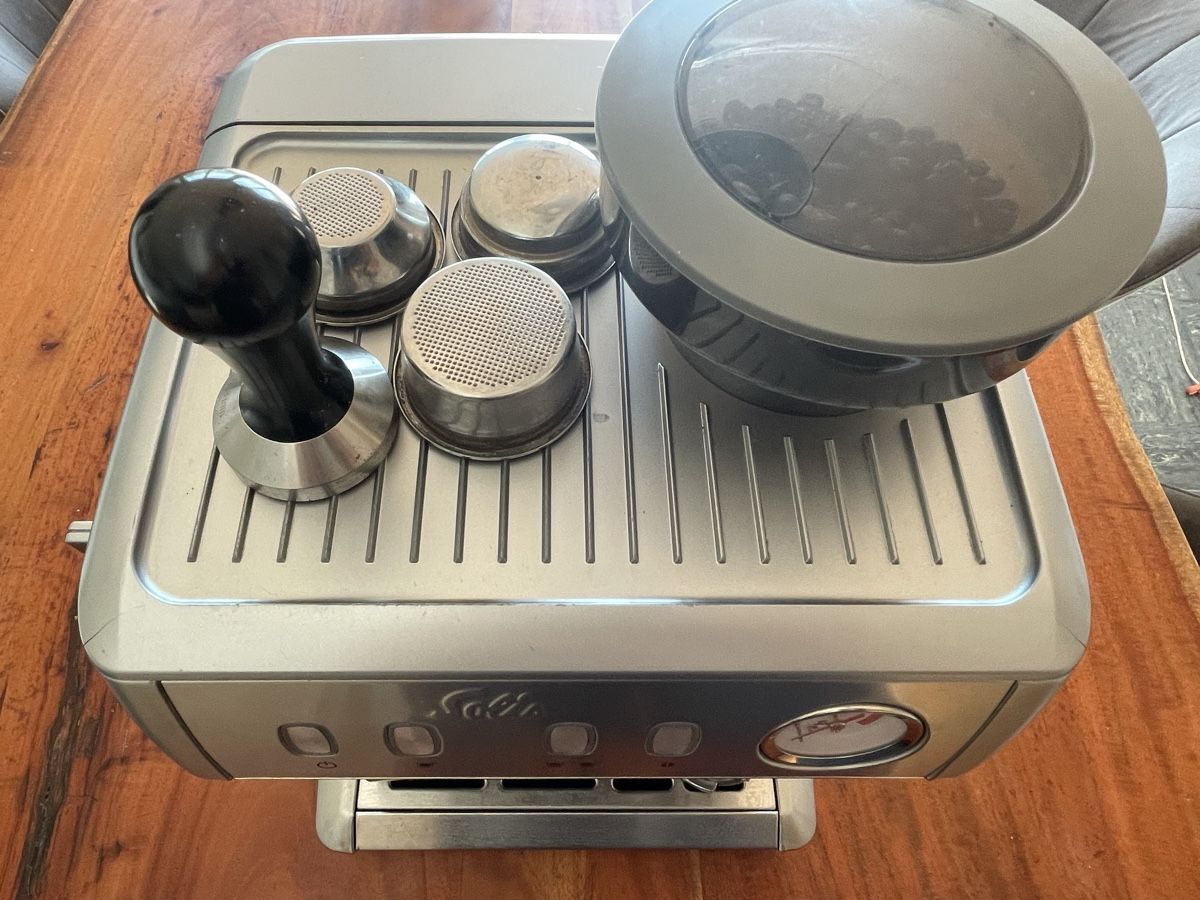 Solis Kaffeemaschinen & Espressomaschinen: Kafeemaschine Solis Grind & Infuse 1018 mit Milchschäumer – Gebraucht aus Rumlikon von SR_Records 1