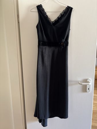Kleid schwarz Spitze Band Taille Grösse S guter Zustand
