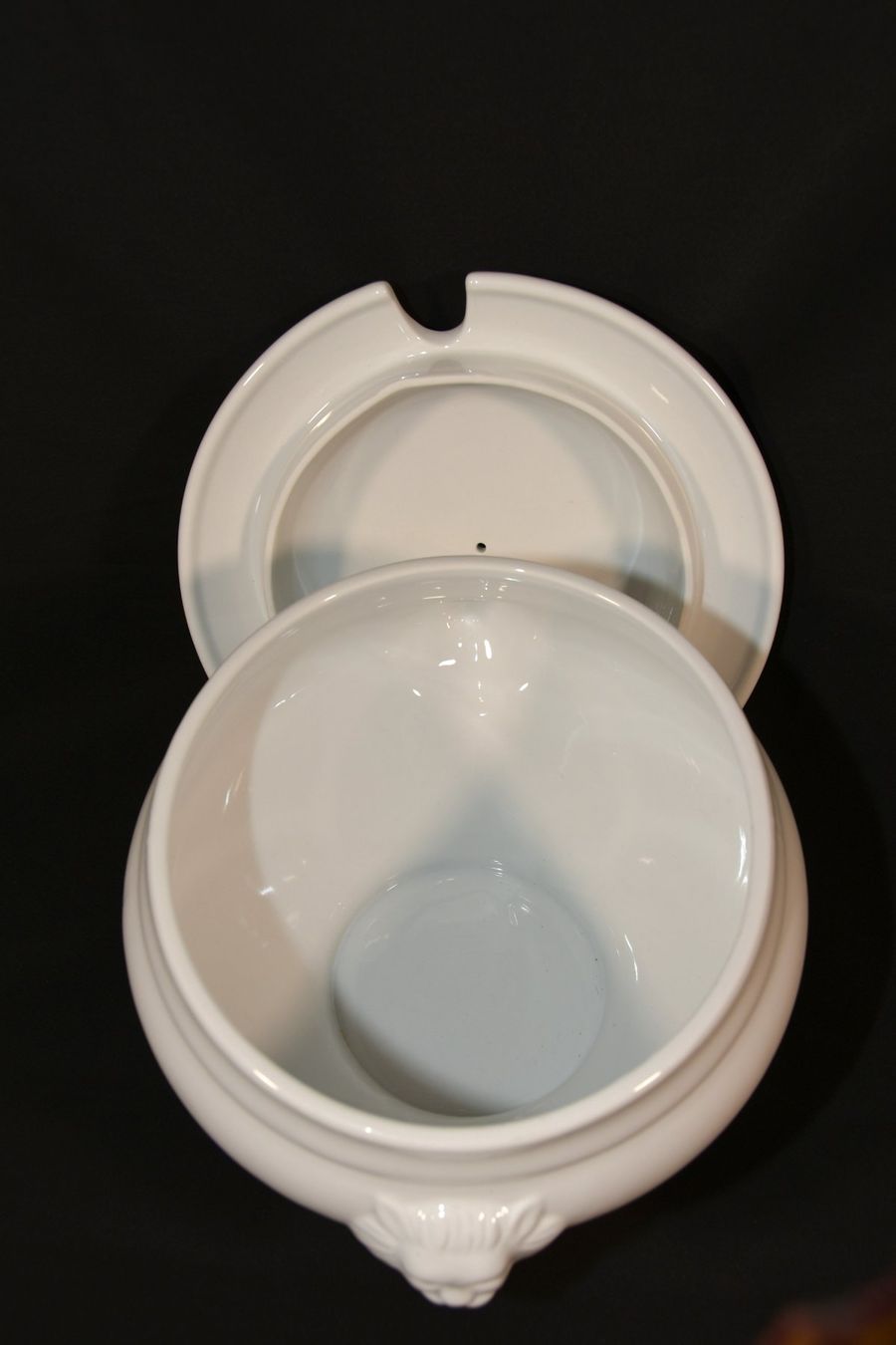 Ciotole: Löwenkopfterrine mit Deckel – Usato da Lohn-Ammannsegg venduto da Keyflower 2
