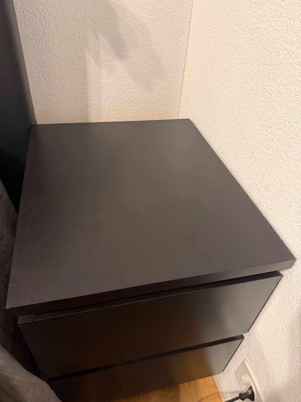 Ikea Nachttische: IKEA MALM Bedside Table Black – Gebraucht aus Schlieren von ema_smx5 1