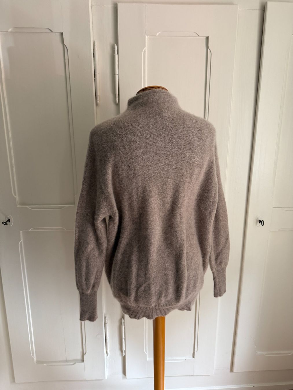 Pulls & Sweat-shirts: MAGASCHONI - Kaschmir Pullover beige L – D'occasion à Zürich par Diazaio 2