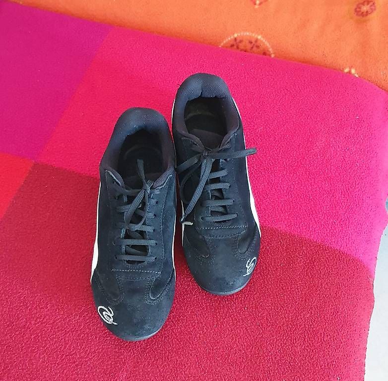 Damenschuhe: Ochsner sneaker suède noir Gr. 38 – Gebraucht aus Erde von zakleblanc 1