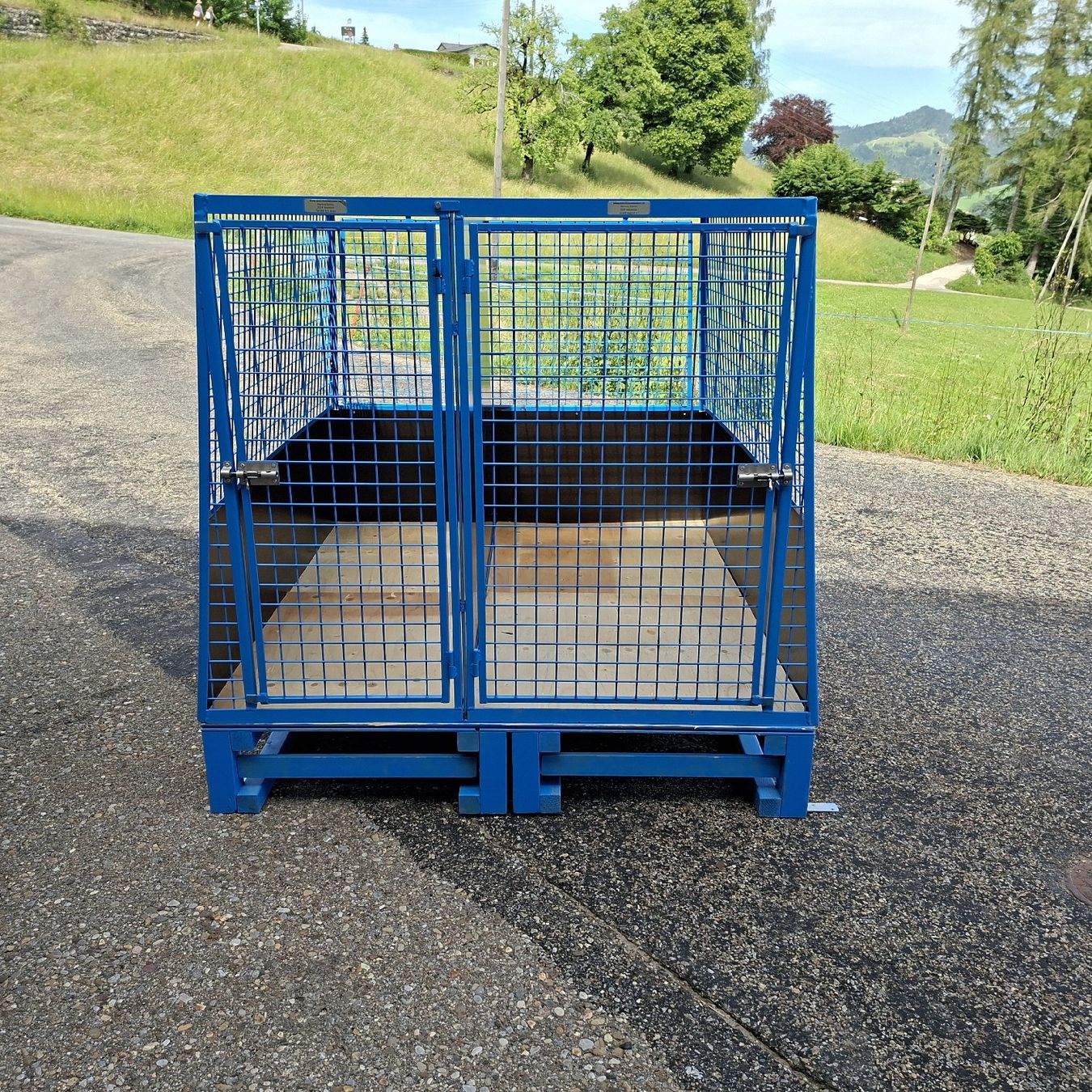 Gabbie, trasporto & Sicurezza: grosse Hundebox mit Untergestell – Usato da pfaffhausen venduto da xani01 3