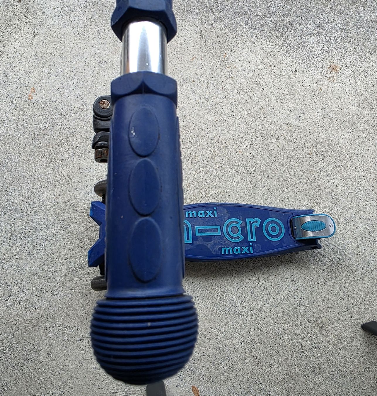 Micro Fahrzeuge für Kinder: Micro Maxi Trottinett blau gebraucht  – Gebraucht aus Zell LU von claro62 6