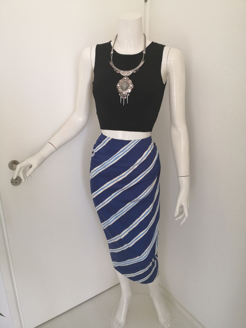 Mango Gonne: 🤩 MANGO MIDI-ROCK BLAU GESTREIFT – Nuovo (secondo la descrizione) da Olten venduto da Naja-Twins-Twins 1