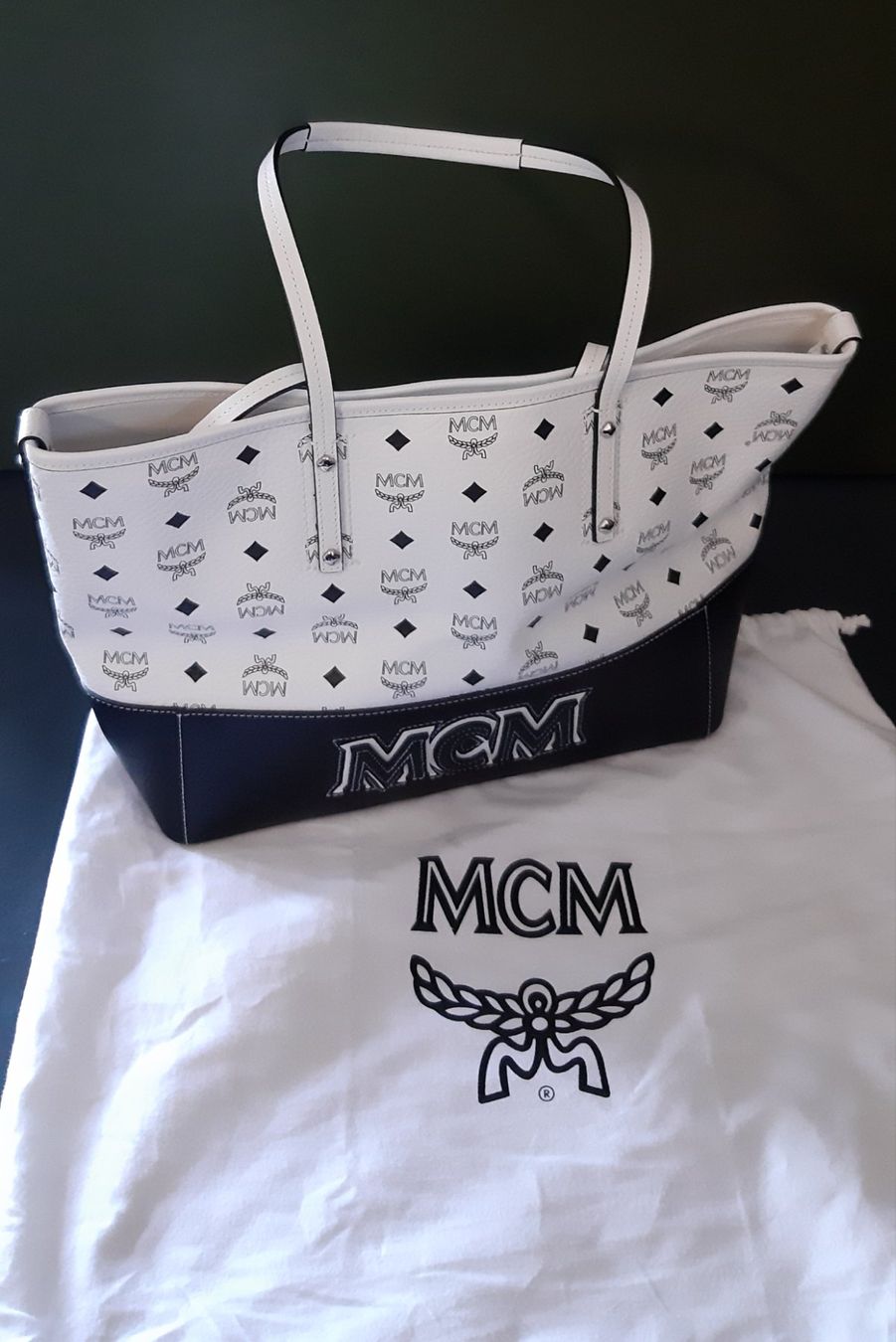 Mcm Taschen für Damen: MCM Shopper weiss/schwarz – Gebraucht aus Rupperswil von jur_5ywx 2