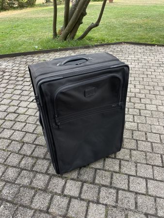 Tumi Reisekoffer schwarz in gutem Zustand
