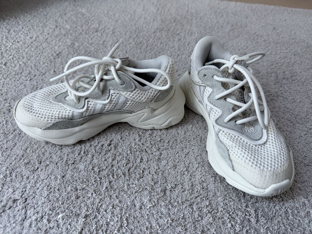 Schuhe für Jungen: Adidas Kinder Schuhe  – Gebraucht aus Uzwil von sul_svh6 1