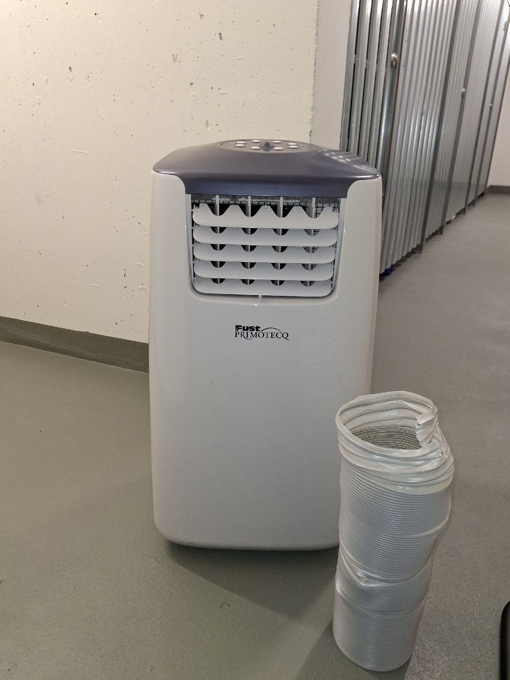 Primotecq Condizionatori: Klima-Geraet Fust Primotecq – Usato da Kradolf venduto da rge_pf7p 3