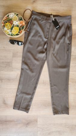 Pantalon kaki ZEBRA style Tasma, taille M (85cm), NEUF