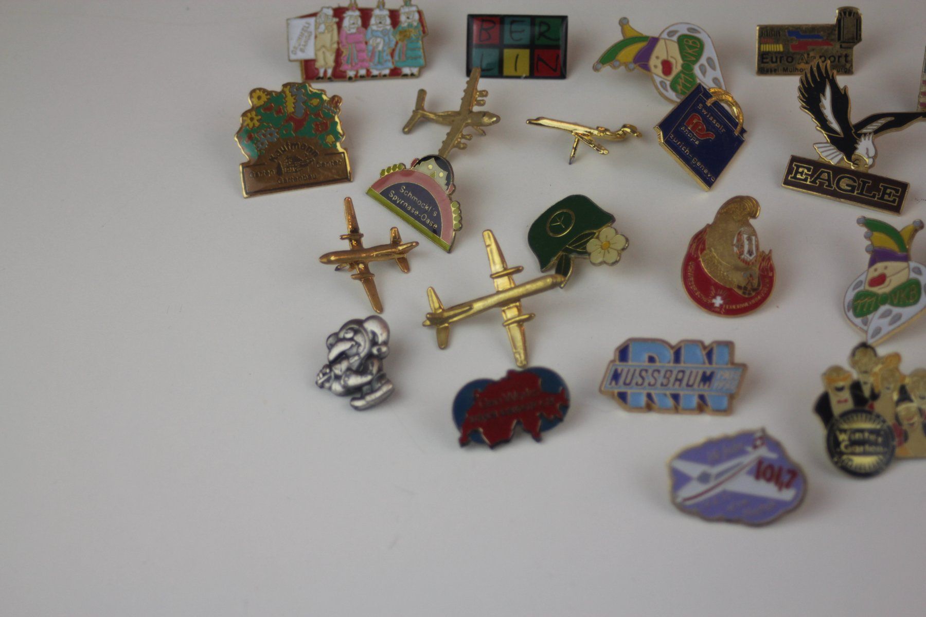 Placchette & Badge: Konvolut 27 Vintage Pins – Usato da Basel venduto da IRMAundFRED 4