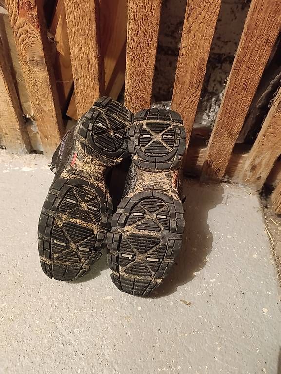 Scarpe da uomo: Wanderschuhe Unisex – Usato da Luzern venduto da gowshekan98 1