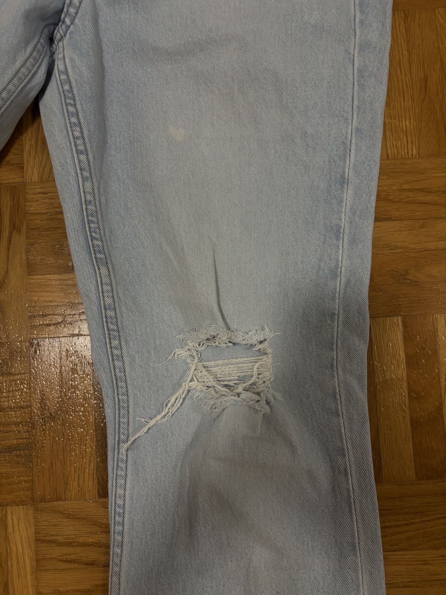 H&M Jeans: Hellblaue Jeans Gr. 36/38 mit Rissen H&M – Usato da Tann venduto da Dina.q 4