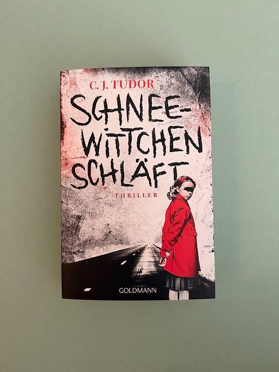 Libri: Schneewittchen Schläft - C.J Tudor – Nuovo e nell'imballaggio originale da Hilfikon venduto da helena444