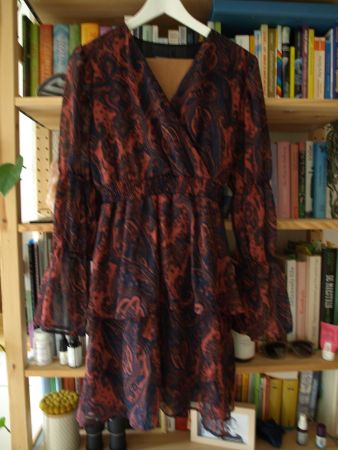 Rüschenkleid mit Paisleymuster Gr 36 Bordeau, Weinrot