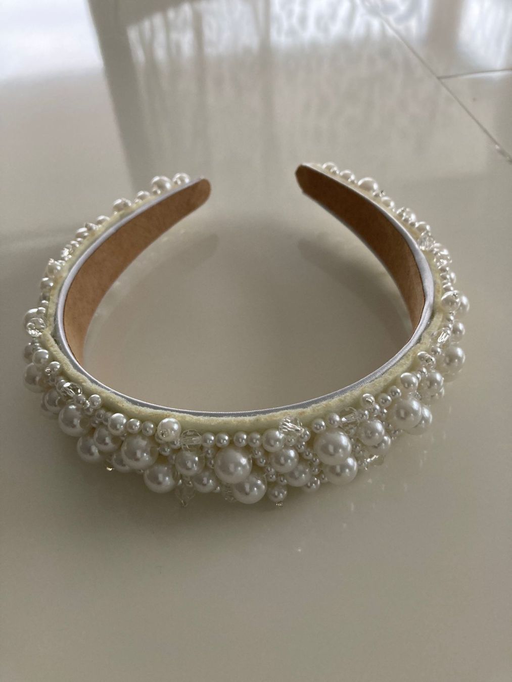Haarschmuck: Haarreif (Zwei Stück) – Neu und originalverpackt aus Winterthur von OldShatterhand1. 1