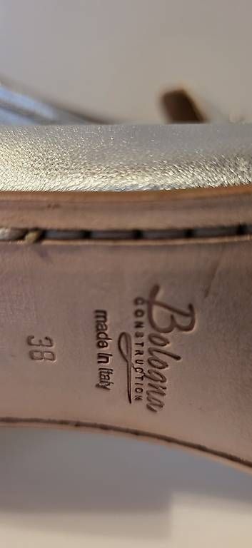 Damenschuhe: Loafer, silber – Gebraucht aus Wolfhausen von LoukAudio 1