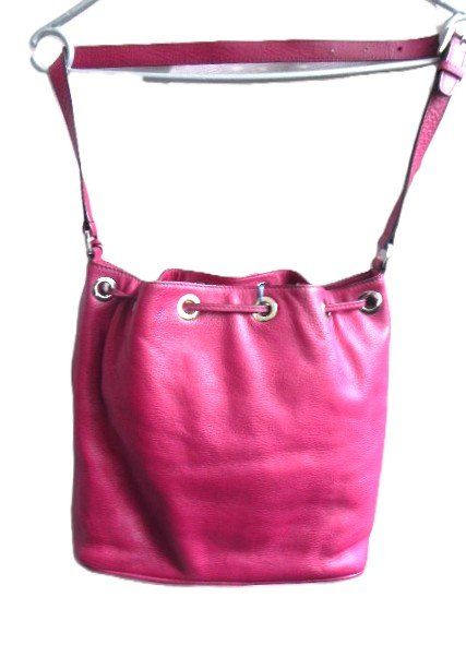 Michael Kors Borse da donna: MICHAEL KORS MK Leder Beutel Tasche magenta/silber gepflegt – Usato da Basel venduto da FRAU.ZAUBER.MOND 2