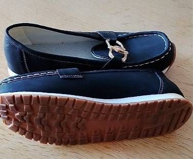 Damenschuhe: Mocassin noire pointure 40 – Neu und originalverpackt aus Crans VS von est_8mbd 2