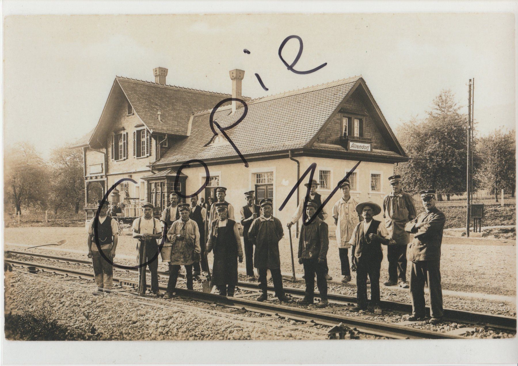 Cartoline postali: Bahnhof Altendorf, belebt – Usato da Fällanden venduto da Blausegelfliege