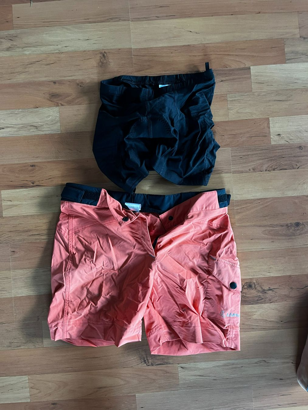 Pantaloni: Velohose – Usato da Seuzach venduto da anina.k