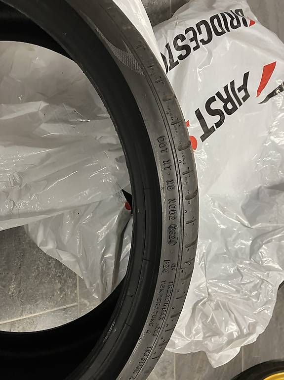 Pneus & Roues: Pirelli P ZERO 245 30 R20 – D'occasion à Menznau par siricius 1