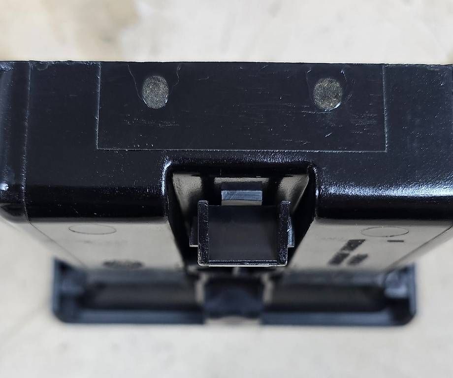 Volkswagen Tutti pezzi di ricambio auto: VW T4 Aschenbecher Ascher Facelift Einsatz 7D0857331 B/A – Usato da Schaffhausen venduto da Parg86 3