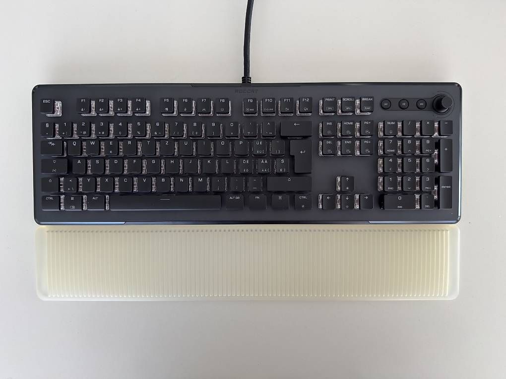 Tastiere: ROCCAT VULCAN II MAX – Usato da Fraubrunnen venduto da der_nicu
