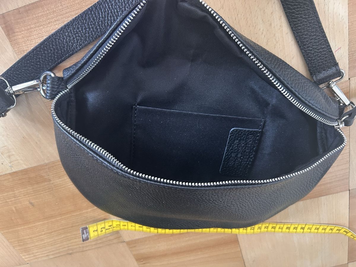 Taschen: Banane cuir noir  – Neu (gemäss Beschreibung) aus La Chaux-de-fonds von _Felicita_ 1