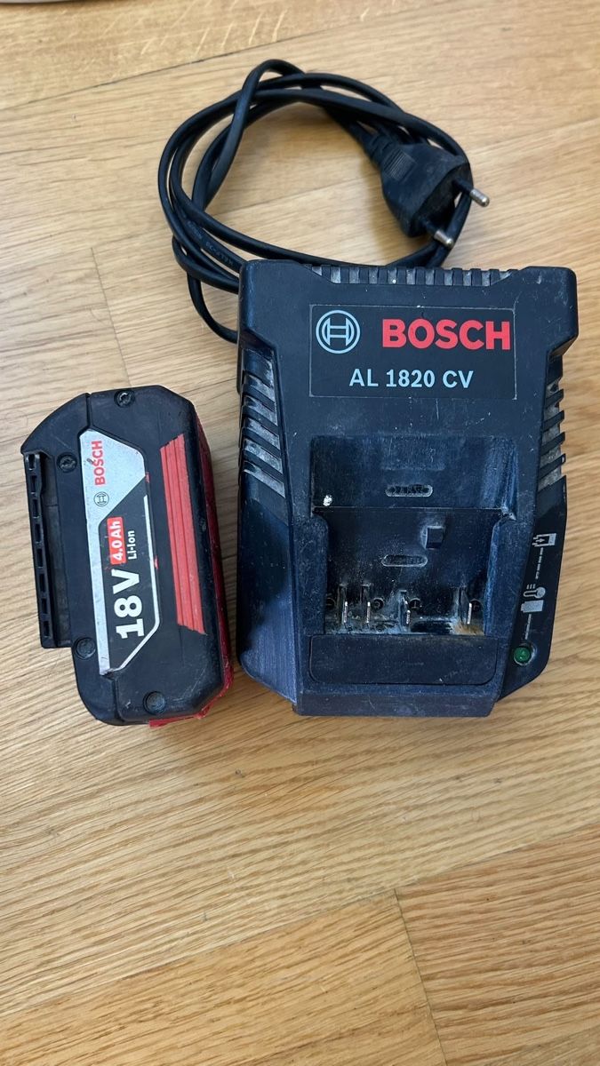 Bosch Caricatori & Batterie: Bosch Akku 18V 4.0Ah – Usato da Lausanne venduto da van_7pp7