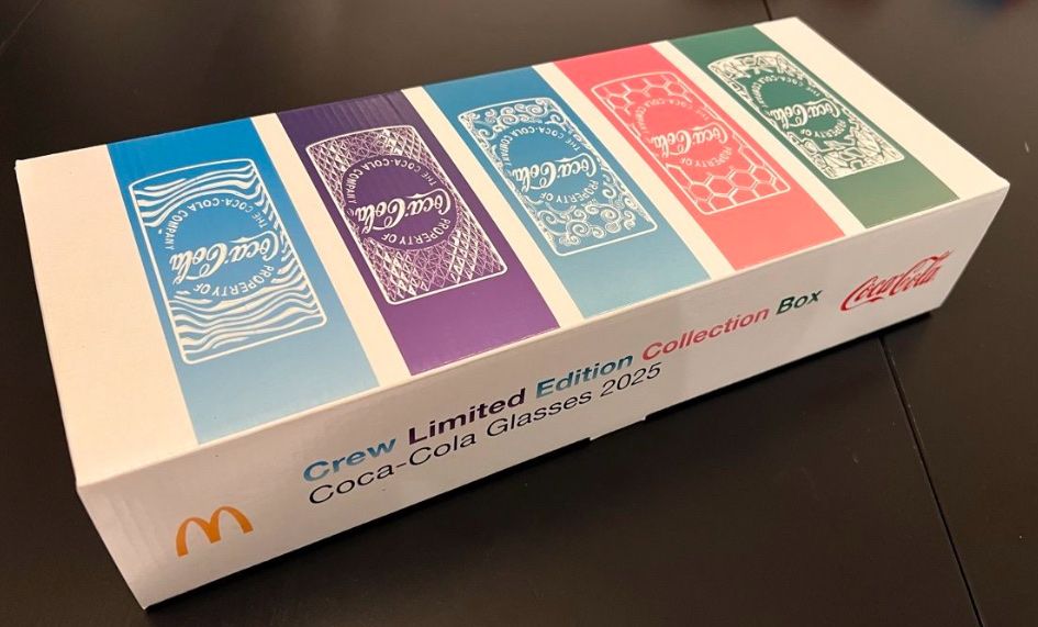 Coca-Cola Bicchieri: Coca Cola Gläser 2025 Limited Edition Crew Collection! – Nuovo e nell'imballaggio originale da Escholzmatt venduto da Garamero 1