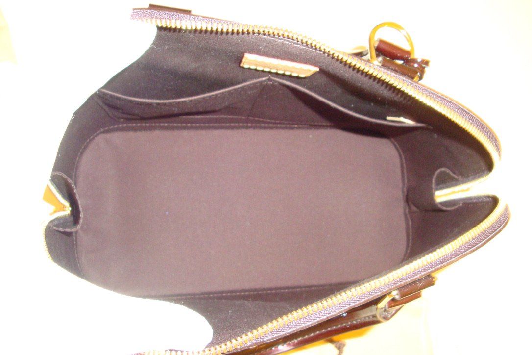Louis Vuitton Borse da donna: LOUIS VUITTON 'Alma' PM Vernis Monogram Amarante borsa NUOVO – Nuovo (secondo la descrizione) da Genestrerio venduto da fra_c955 9