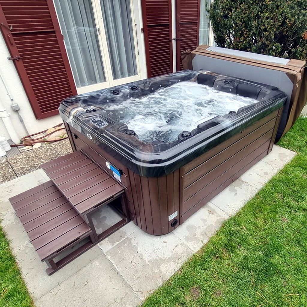 Whirlpool: Outdoor Whirlpool Stingray 6630 – Usato da Grenchen venduto da Wellnesspools 2