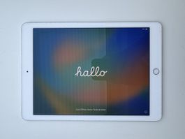Apple Ipad Pro in Silber, 9.7 Zoll mit 128GB Speicher
