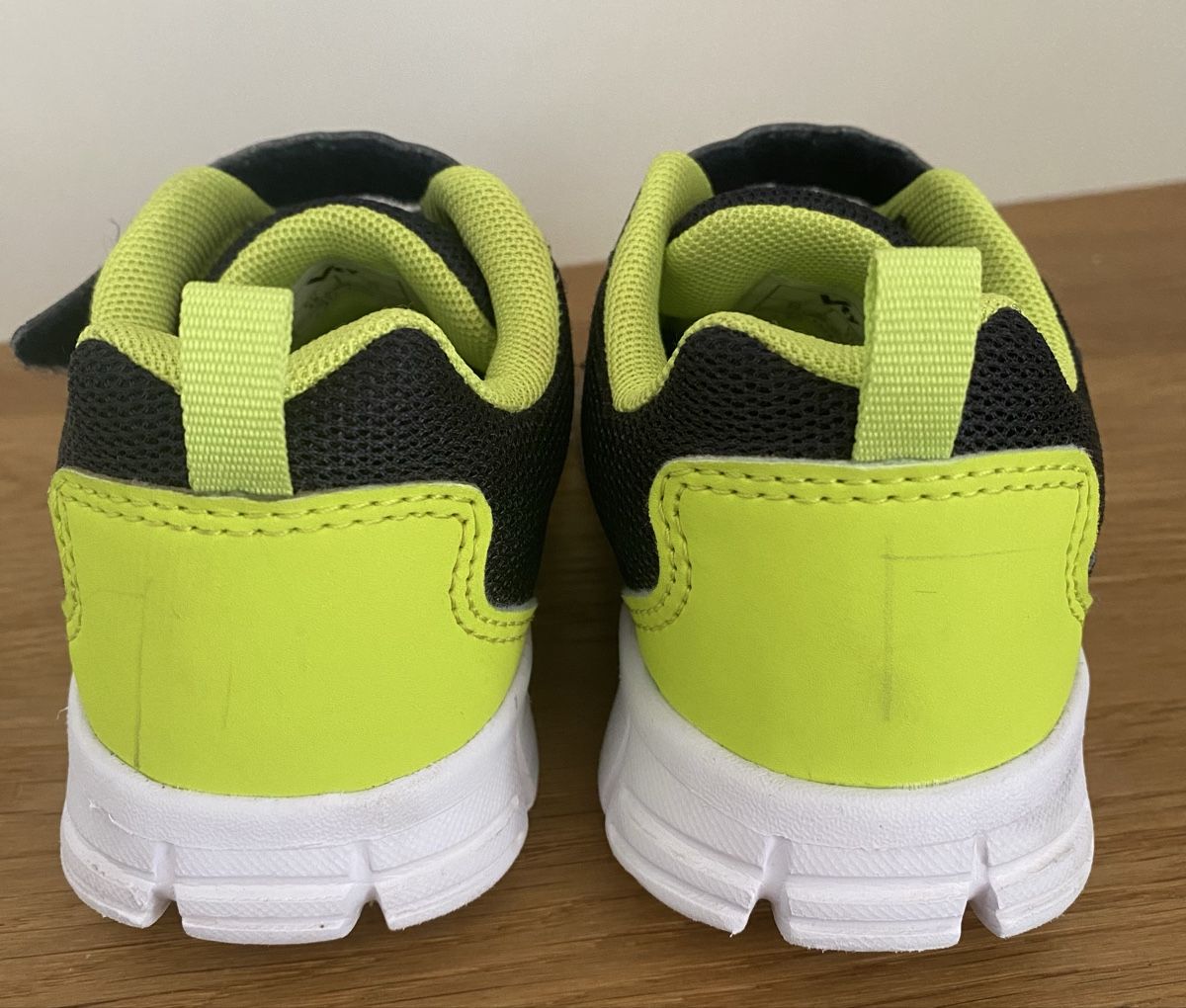 Dosenbach Scarpe per ragazzi: Sneakers - Gr. 29 – Usato da Frenkendorf venduto da around_the_world 3