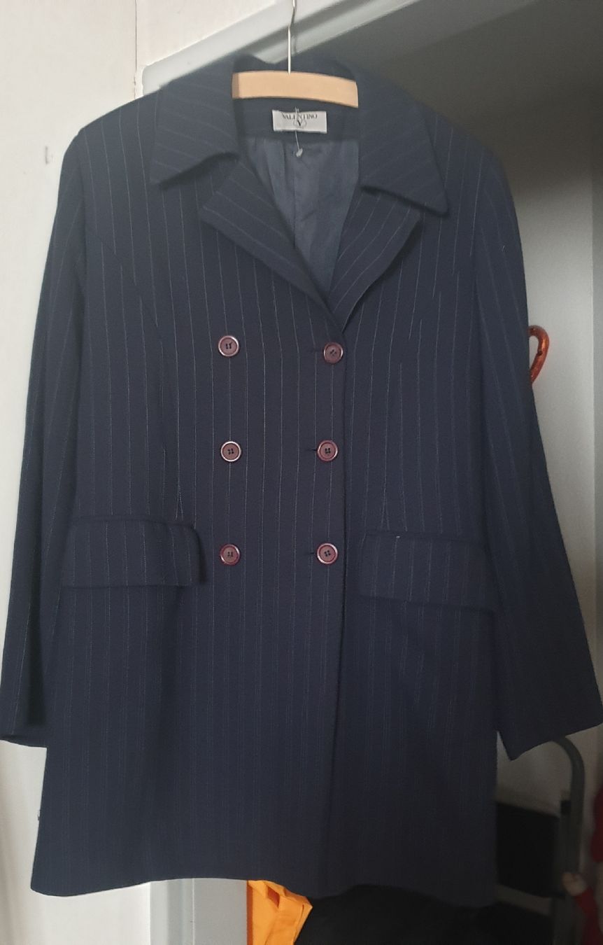 Valentino Giacche: Valentino schöne Wollblazer Fr.Gr. 40 – Nuovo (secondo la descrizione) da Frenkendorf venduto da Moon111