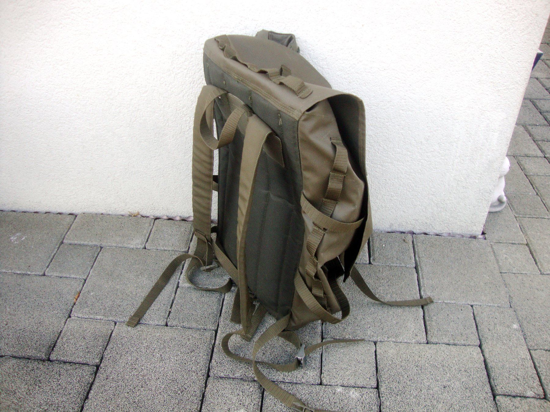 Schweizer Armee Zaini: Rucksack Kampfrucksack Karusa 90 Militär – Usato da Döttingen venduto da Kubuli1 3