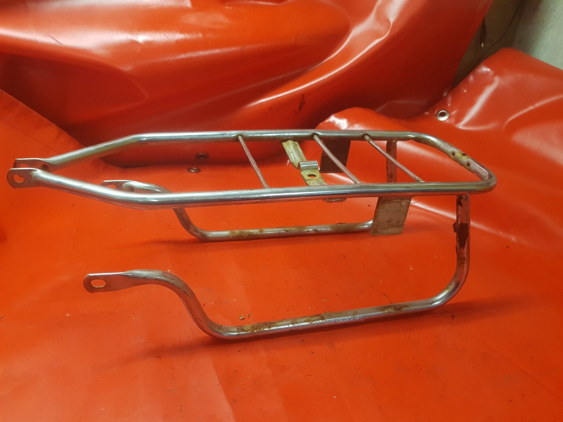 Pièces pour mobylette: Puch Supermaxi Gepäckträger – D'occasion à Aarberg par 2002stefan