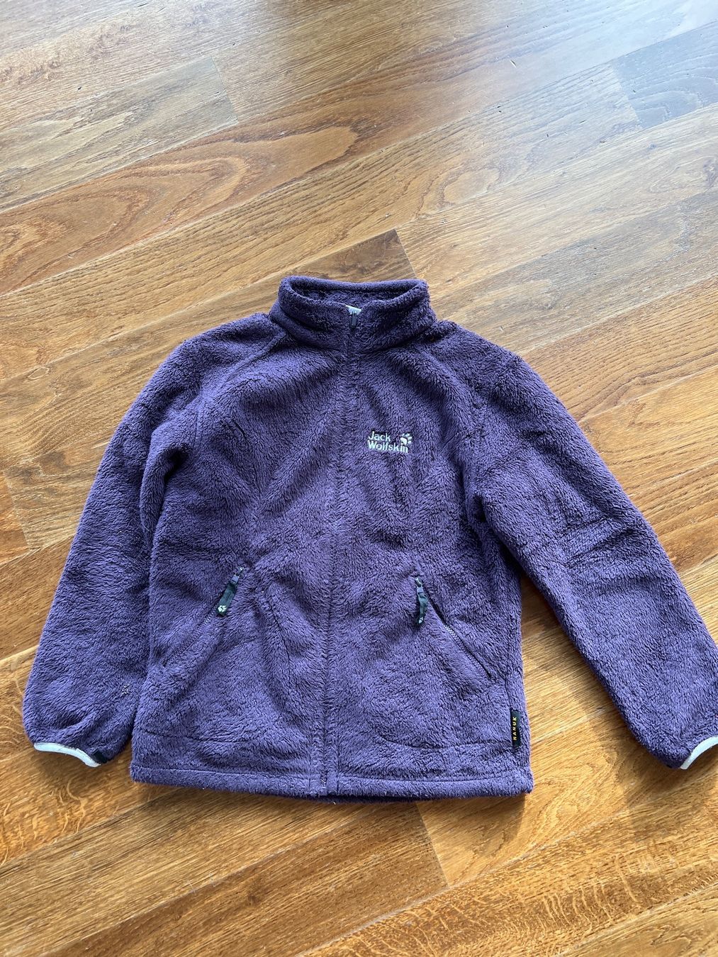 Jack Wolfskin Giacche & Cappotti: Fleecejacke violett Jack Wolfskin – Usato da Heitenried venduto da Tannenbaum25
