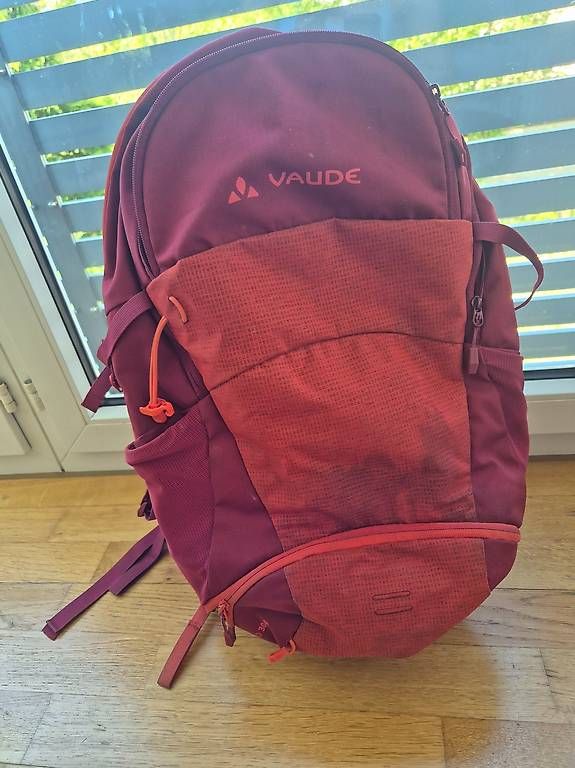 Vaude Zaini: Vaude Rucksack Wizard 30+4 orange/dunkelrot – Usato da Winterthur venduto da GiuliaCatalina