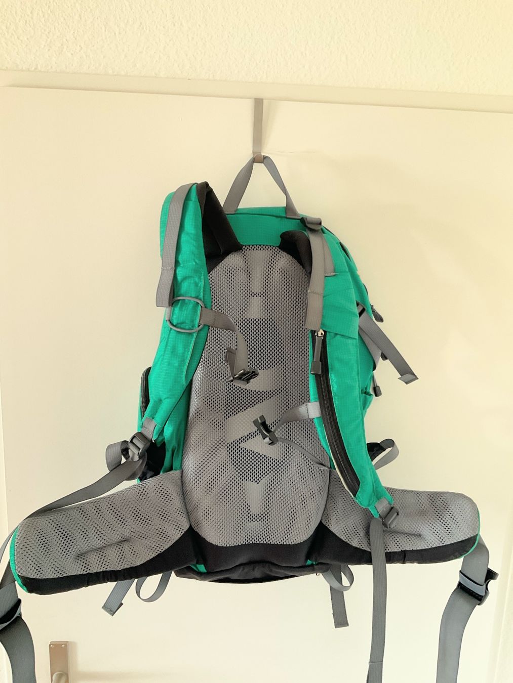 Zaini: Bach Shield 35 Rucksack Backpack – Nuovo (secondo la descrizione) da Zürich venduto da dee_75my 8