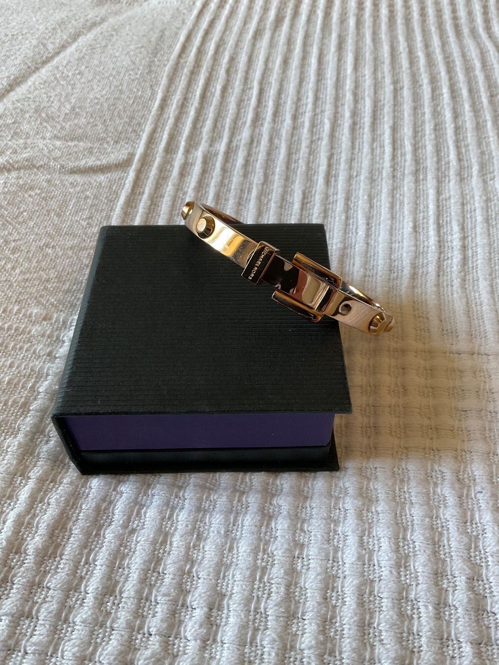Michael Kors Bracciali & Braccialetti: Buckle Bracelet Michael Kors doré – Usato da Crissier venduto da Fiona_yz23
