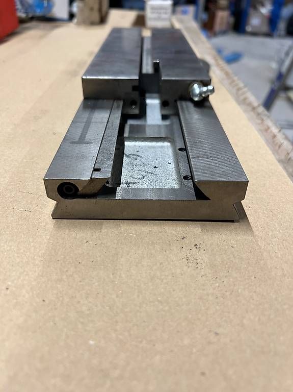 Altro per industria metallurgica: Schaublin Schlitten – Usato da Brunnen venduto da san_9qlb 3