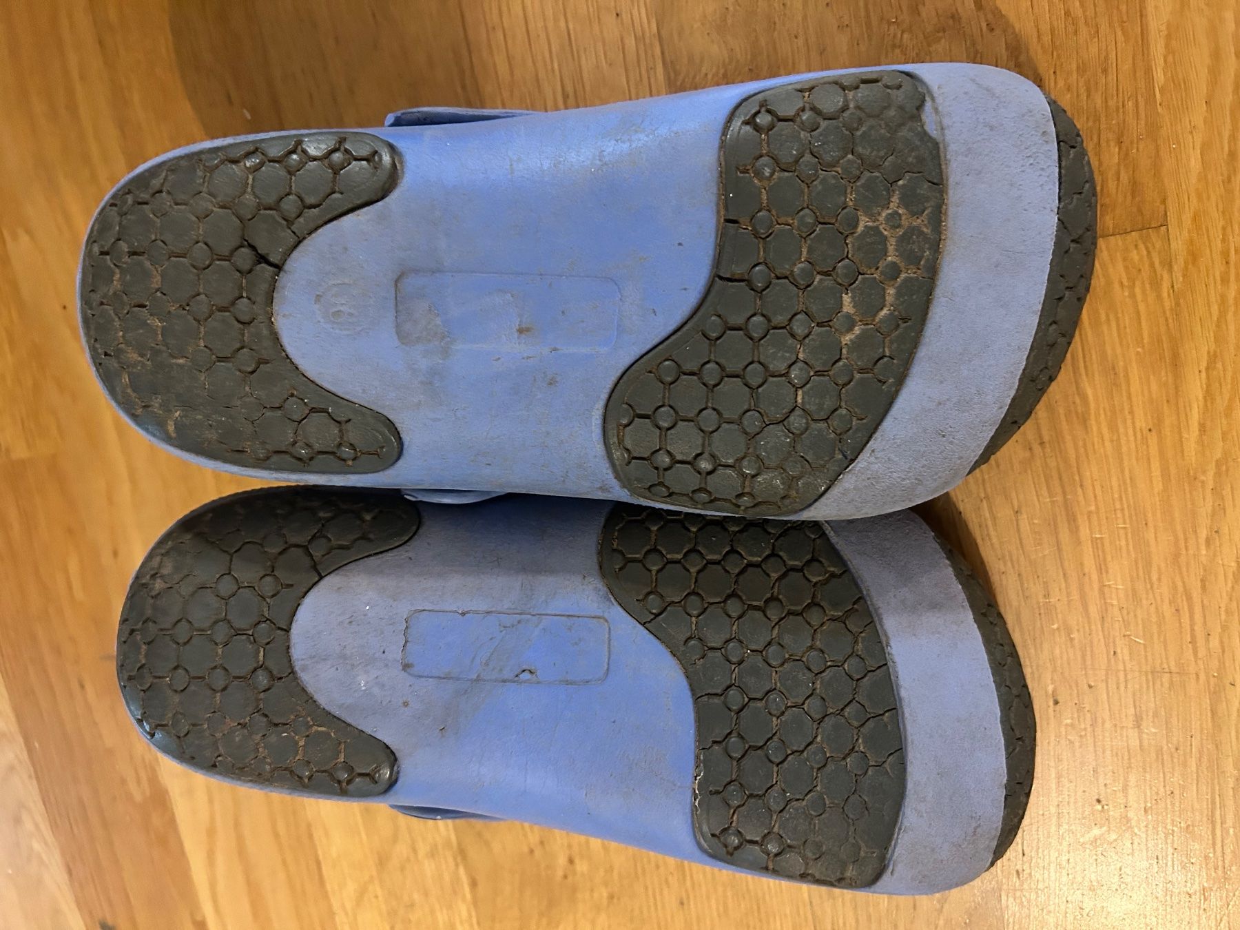 Chaussures hommes: Crocs 36 – D'occasion à Luterbach par time11 1