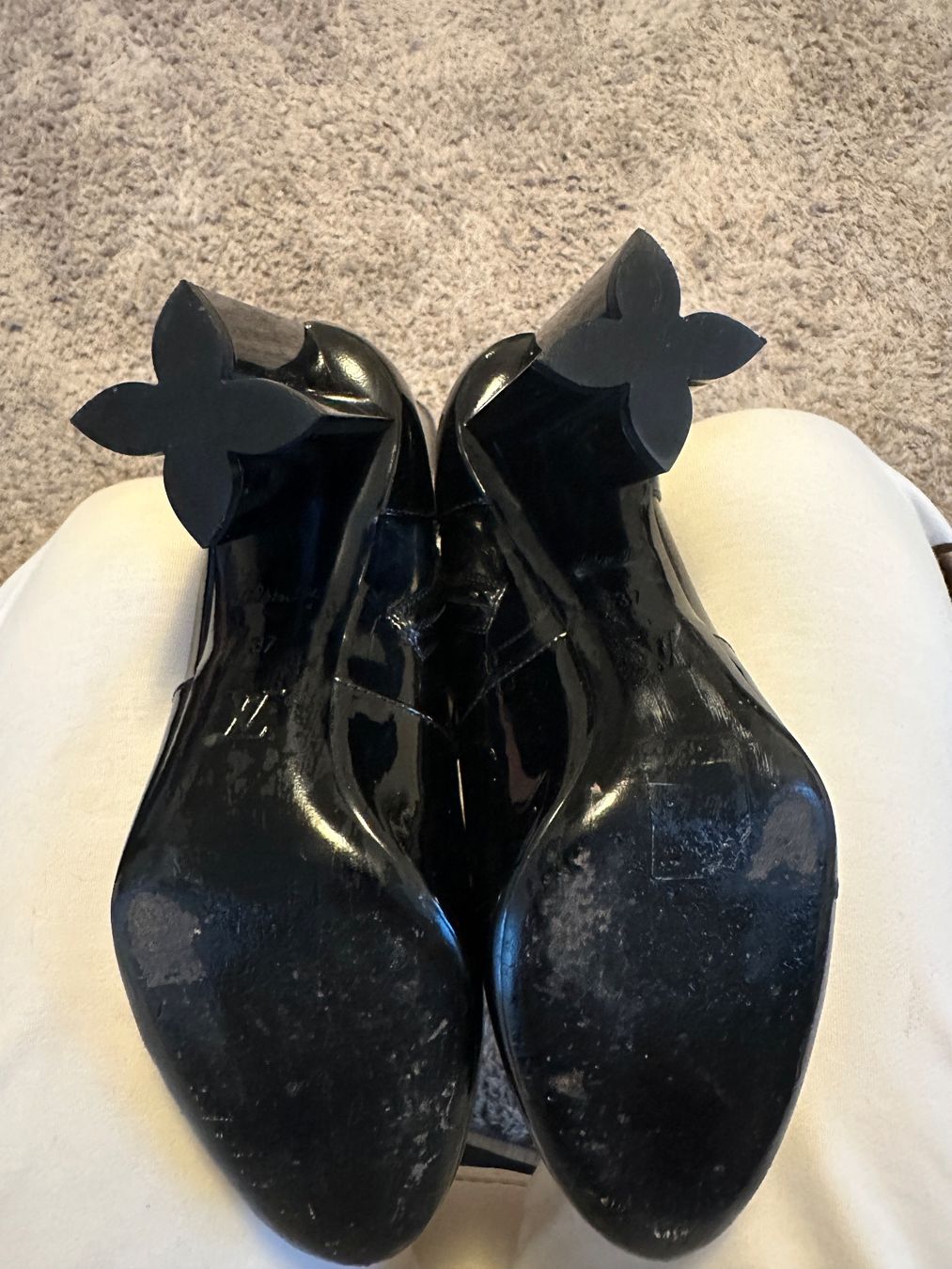 Louis Vuitton Damenschuhe: Louis Vuitton Stiefel groß 37 – Gebraucht aus Glattbrugg von tina063 2