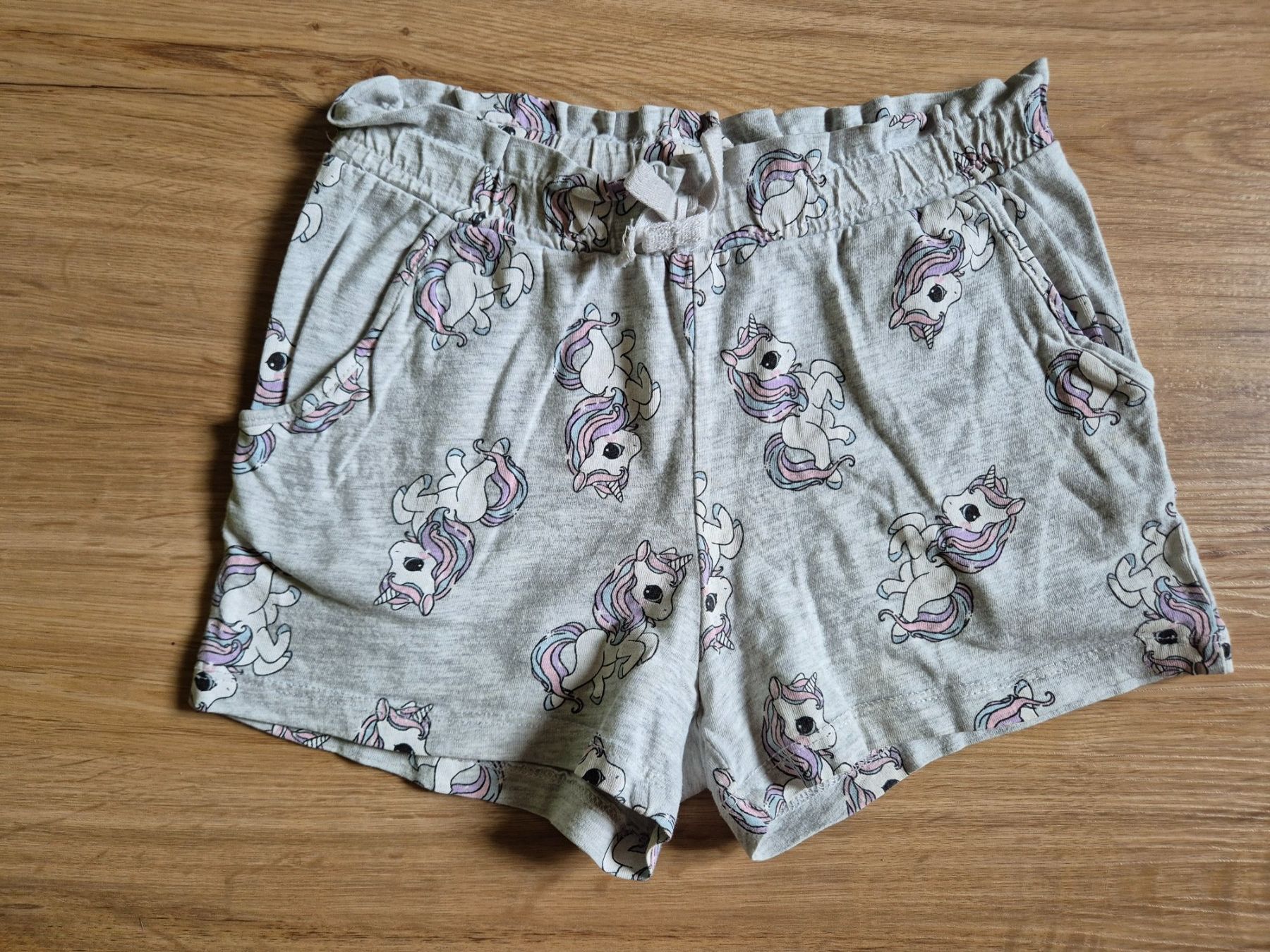 Pantaloni: Shorts Gr. 110/116 – Usato da Giswil venduto da 0G6 2
