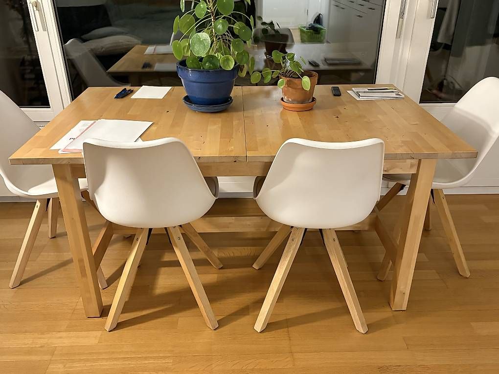 Tables: Tisch + 5 Stühle – D'occasion à Steinhausen par saginata