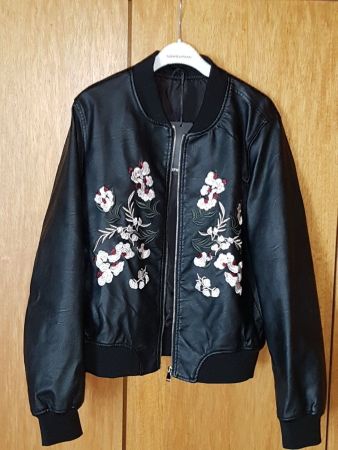 Neue Jacke Gr.M/Kunstleder