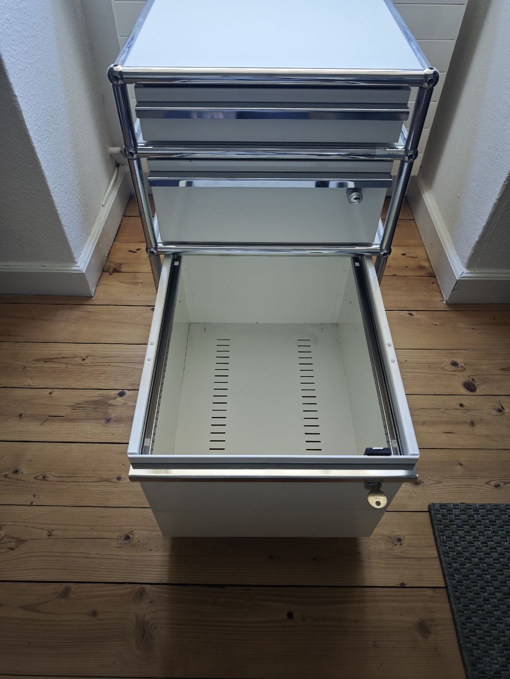USM Korpus: USM Haller Korpus Weiss – Gebraucht aus Basel von dbo_wm7c 4