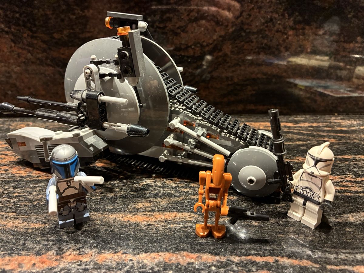 Lego Spielzeuge: LEGO Star Wars 75015  – Gebraucht aus sargans von Angamar